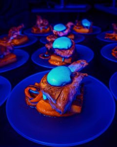 experience black light dining

